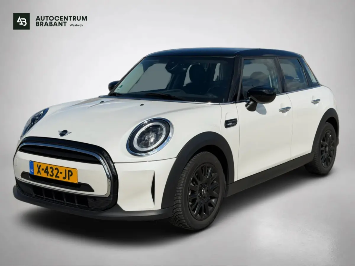 1.5 Cooper Camden Edition(NL-auto, 1e Eig, Dealer OndH, Carplay, PDC, Climate Con, Cruise Con, Navi, etc)