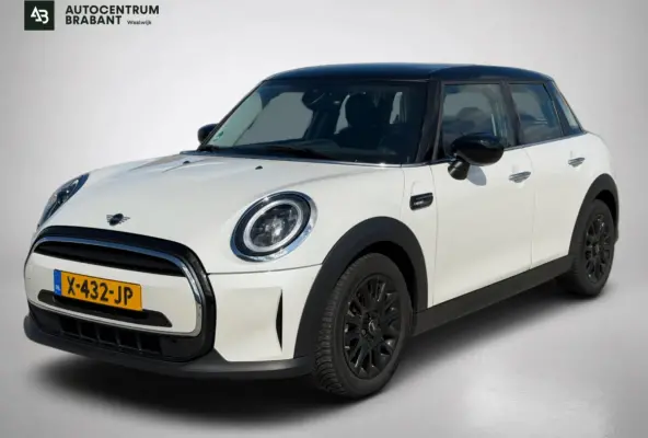 1.5 Cooper Camden Edition(NL-auto, 1e Eig, Dealer OndH, Carplay, PDC, Climate Con, Cruise Con, Navi, etc)