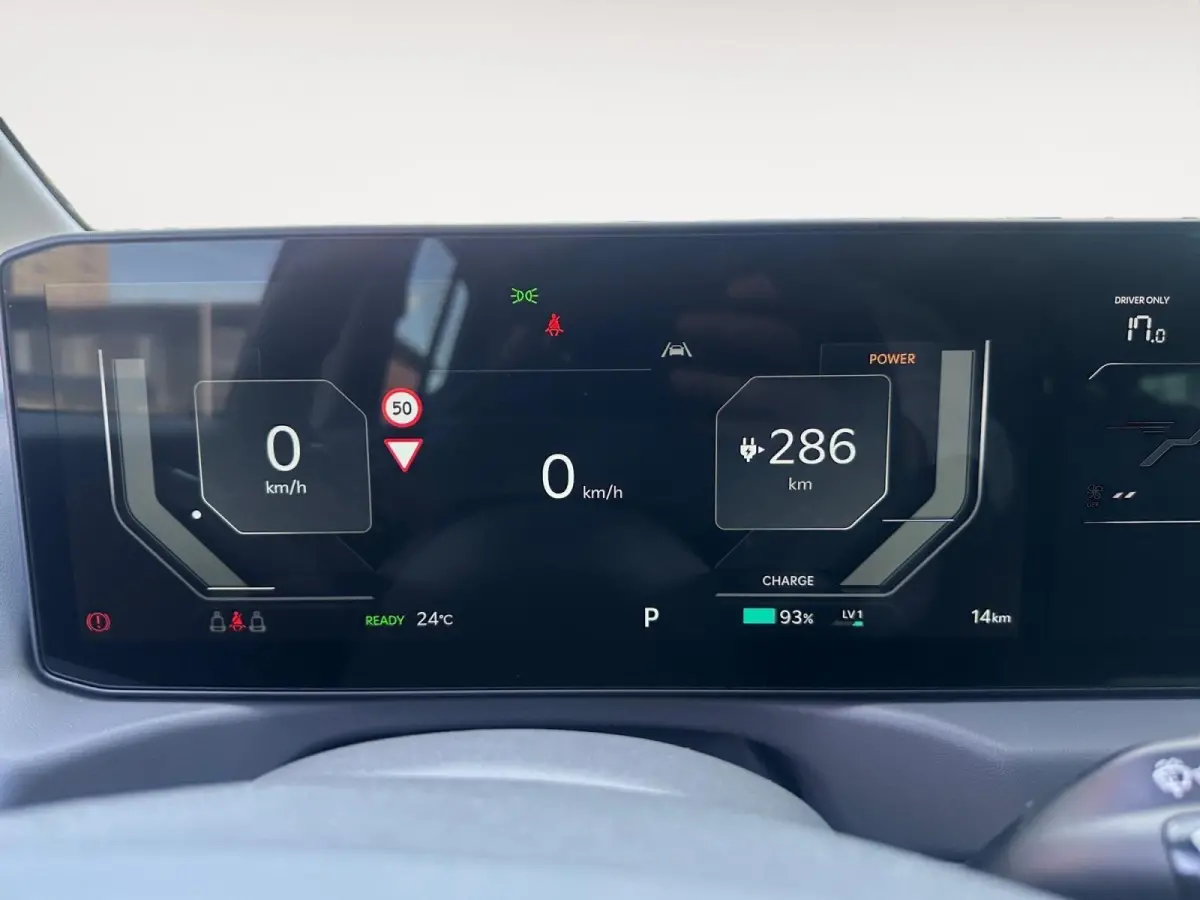 Air 42.2 kWh | Enkele op voorraad | 3000.- inruilkorting | Stoel/Stuurverwarming | Wireless Carplay/Auto |