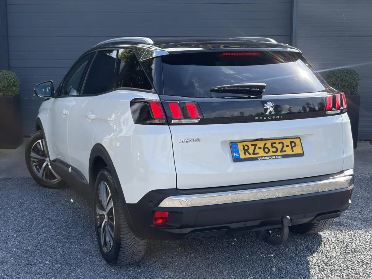 1.2 PureTech Allure ✓1e Eigenaar✓D-riem vv 2024✓360° Camera✓Navi✓Trekhaak✓Carplay✓131pk✓Dealer Onderhouden✓Keyless✓Memory stoelen✓Halfleder✓Pdc V+A✓Stoelverw✓Dod