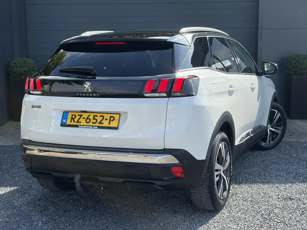 1.2 PureTech Allure ✓1e Eigenaar✓D-riem vv 2024✓360° Camera✓Navi✓Trekhaak✓Carplay✓131pk✓Dealer Onderhouden✓Keyless✓Memory stoelen✓Halfleder✓Pdc V+A✓Stoelverw✓Dod