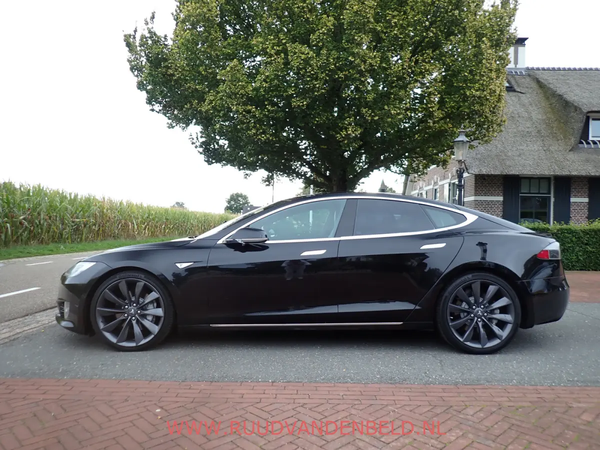 90D Base SOH 87% / CCS / AUTOPILOT / LUCHTVERING