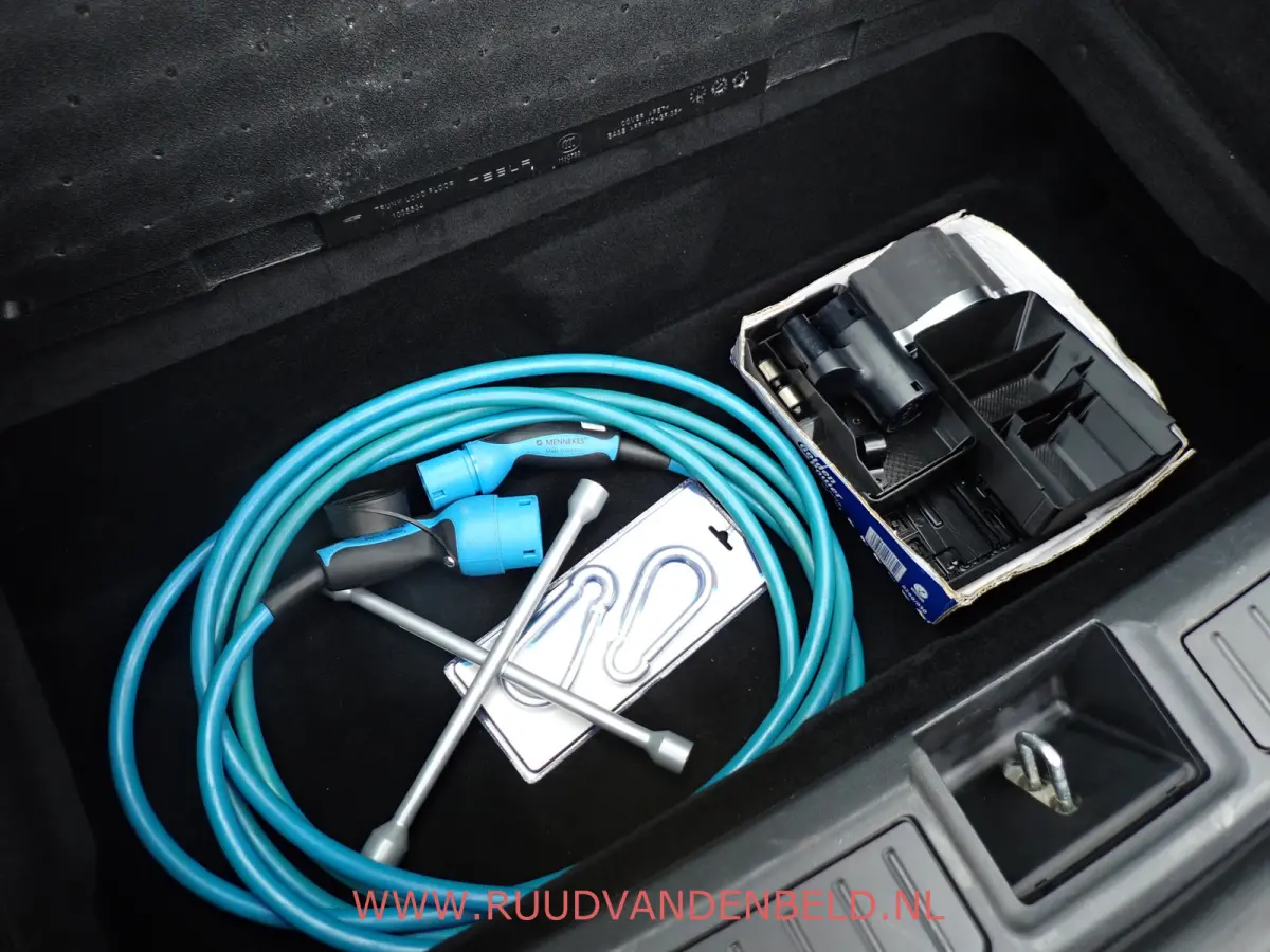 90D Base SOH 87% / CCS / AUTOPILOT / LUCHTVERING