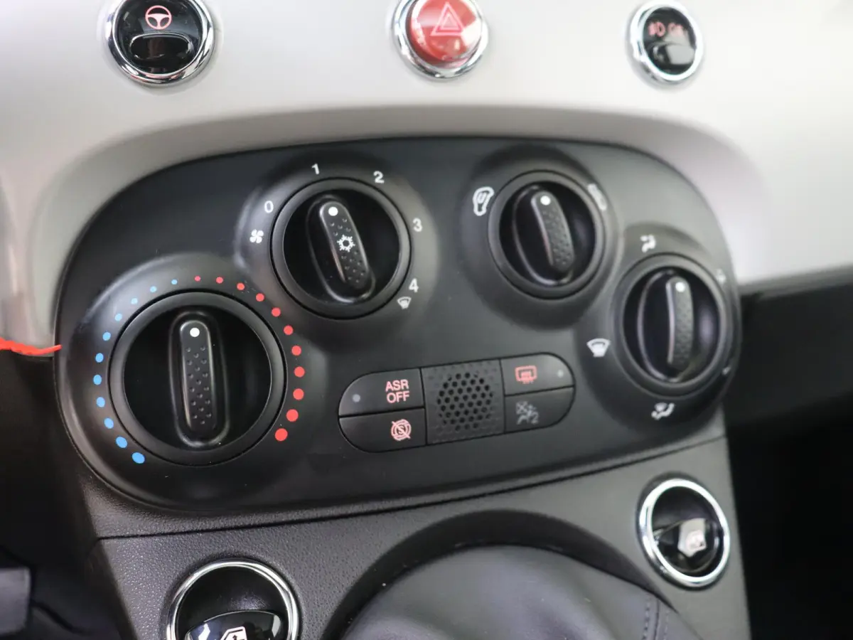1.0 Hybrid Star | Apple Carplay/Android Auto | Panoramadak | Airconditioning | Lichtmetalen Velgen |