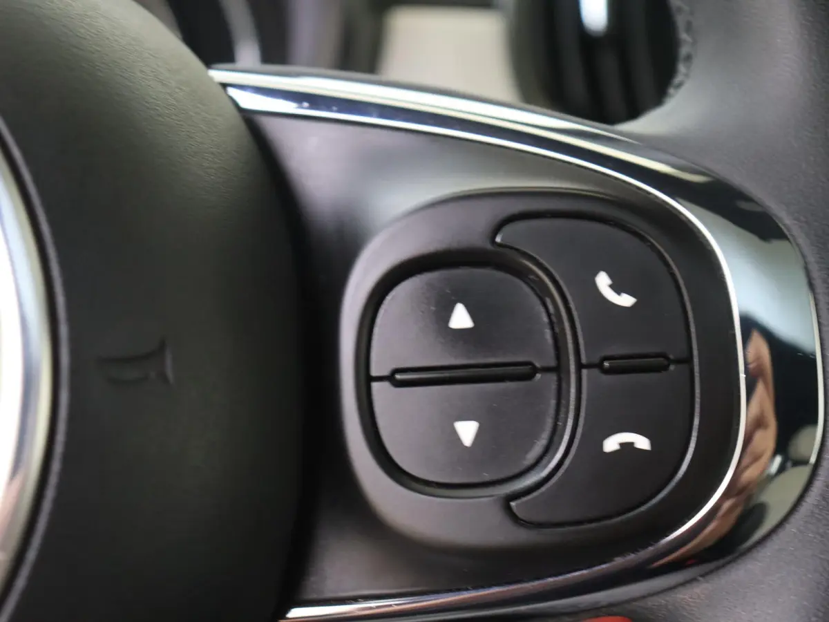 1.0 Hybrid Star | Apple Carplay/Android Auto | Panoramadak | Airconditioning | Lichtmetalen Velgen |