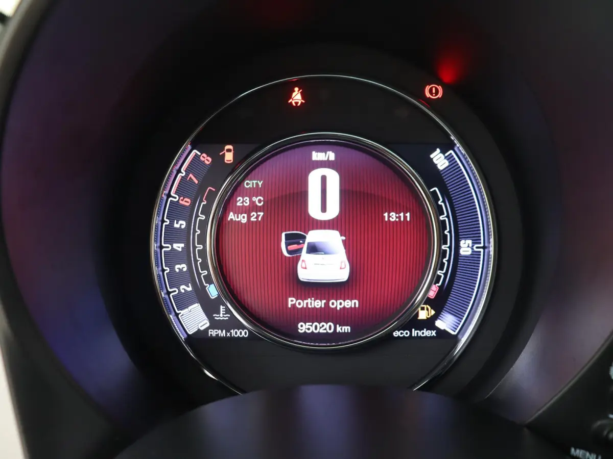 1.0 Hybrid Star | Apple Carplay/Android Auto | Panoramadak | Airconditioning | Lichtmetalen Velgen |