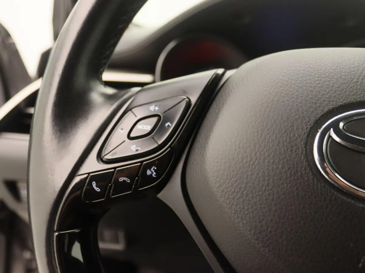 1.8 Hybrid Style | Navigatie | Climate Control | Stoelverwarming | Cruise Control |