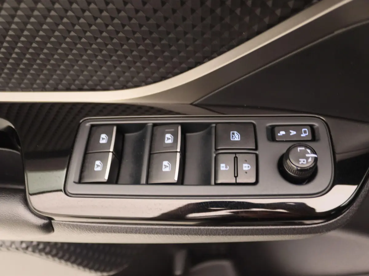 1.8 Hybrid Style | Navigatie | Climate Control | Stoelverwarming | Cruise Control |