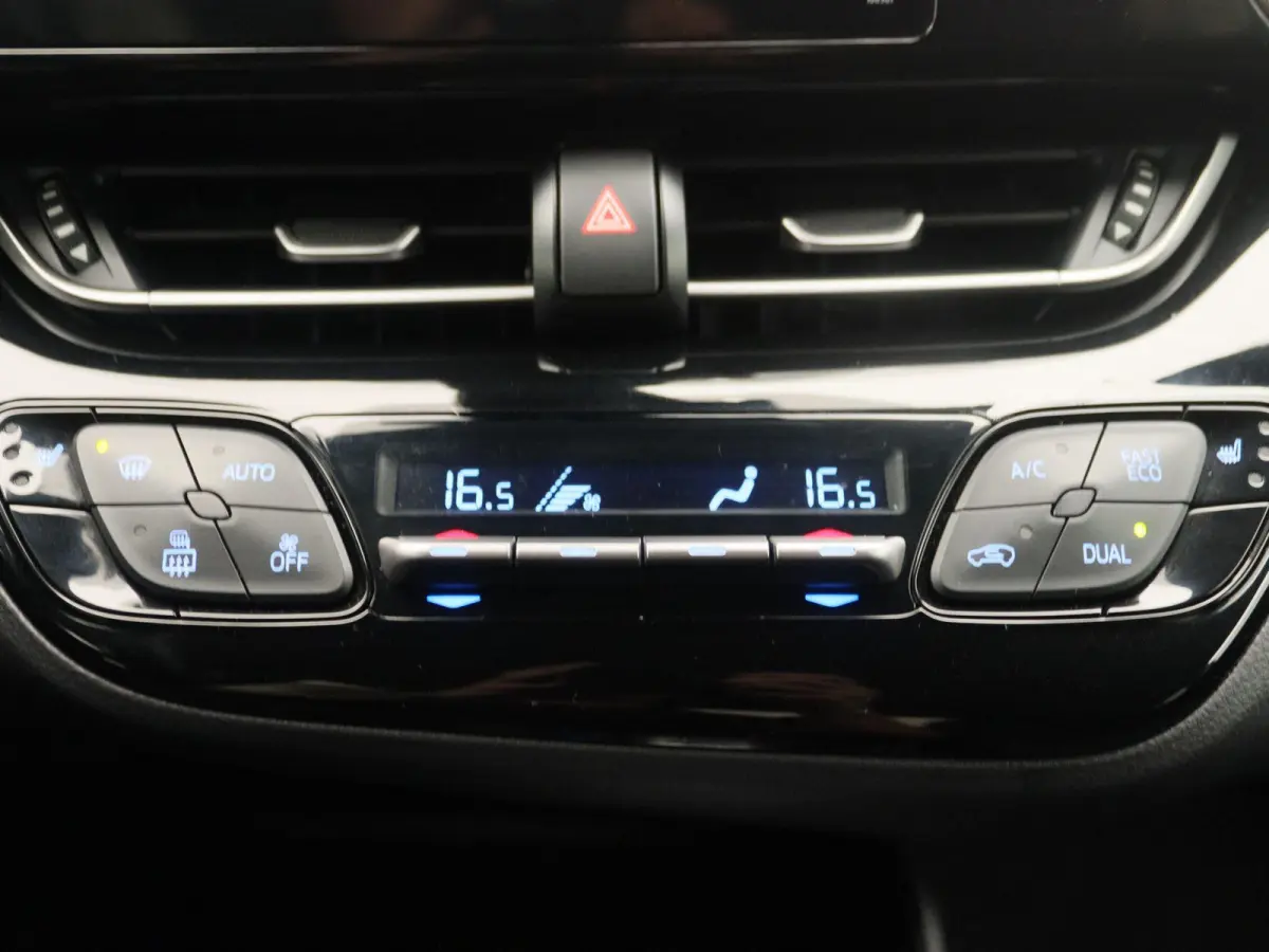 1.8 Hybrid Style | Navigatie | Climate Control | Stoelverwarming | Cruise Control |