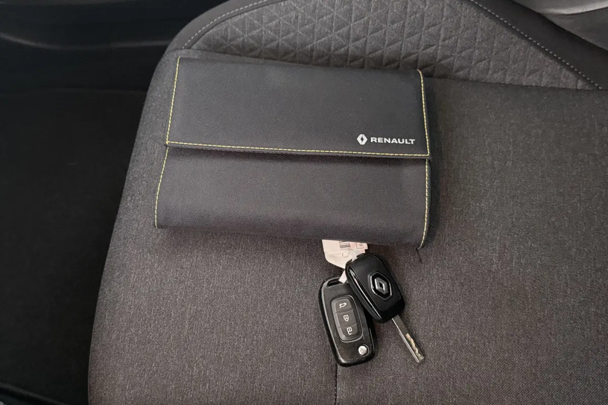 1.0 92 PK TCe Business Zen Trekhaak Camera Carplay DAB