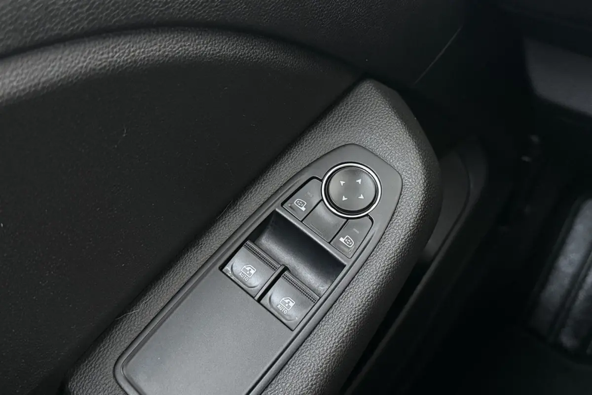 1.0 92 PK TCe Business Zen Trekhaak Camera Carplay DAB