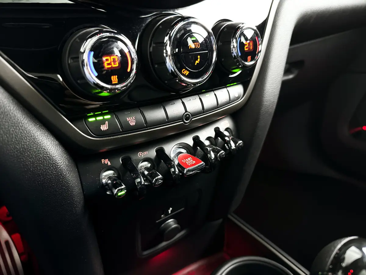 1.5 Cooper | Panoramadak | Parkeercamera | Stoelverwarming | Carplay