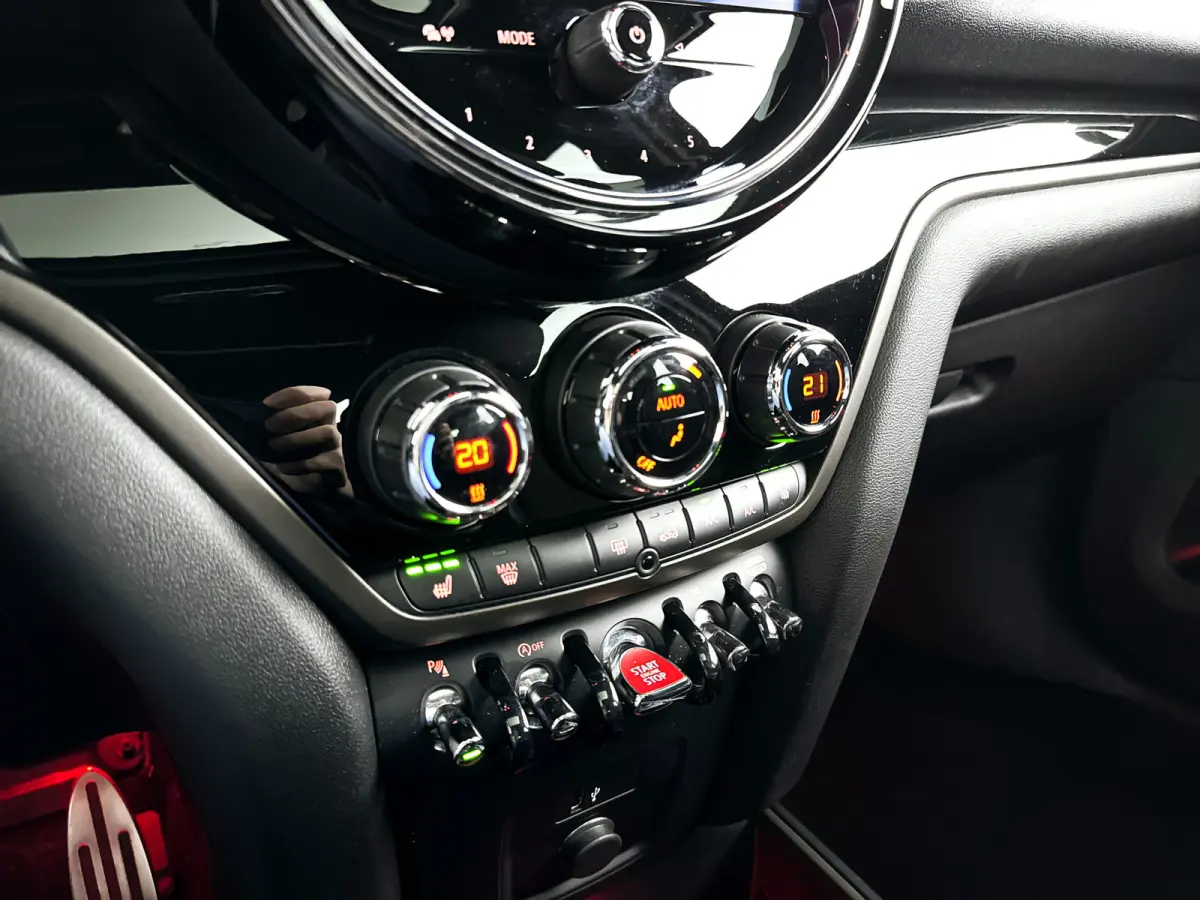 1.5 Cooper | Panoramadak | Parkeercamera | Stoelverwarming | Carplay