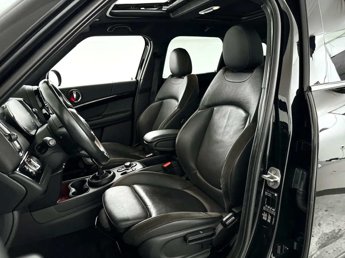 1.5 Cooper | Panoramadak | Parkeercamera | Stoelverwarming | Carplay