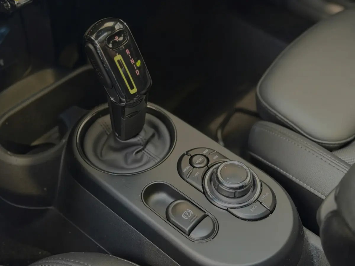 Camden Plus Edition 33 kWh(SoH 94%, NL-auto, 1e Eig, Dealer OndH, Panorama, Harman/Kardon, Carplay, Navi Etc)