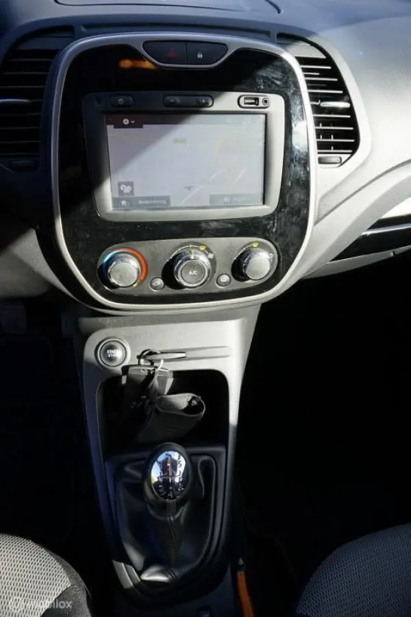 0.9 TCe Limited Edition dealer onderhouden !