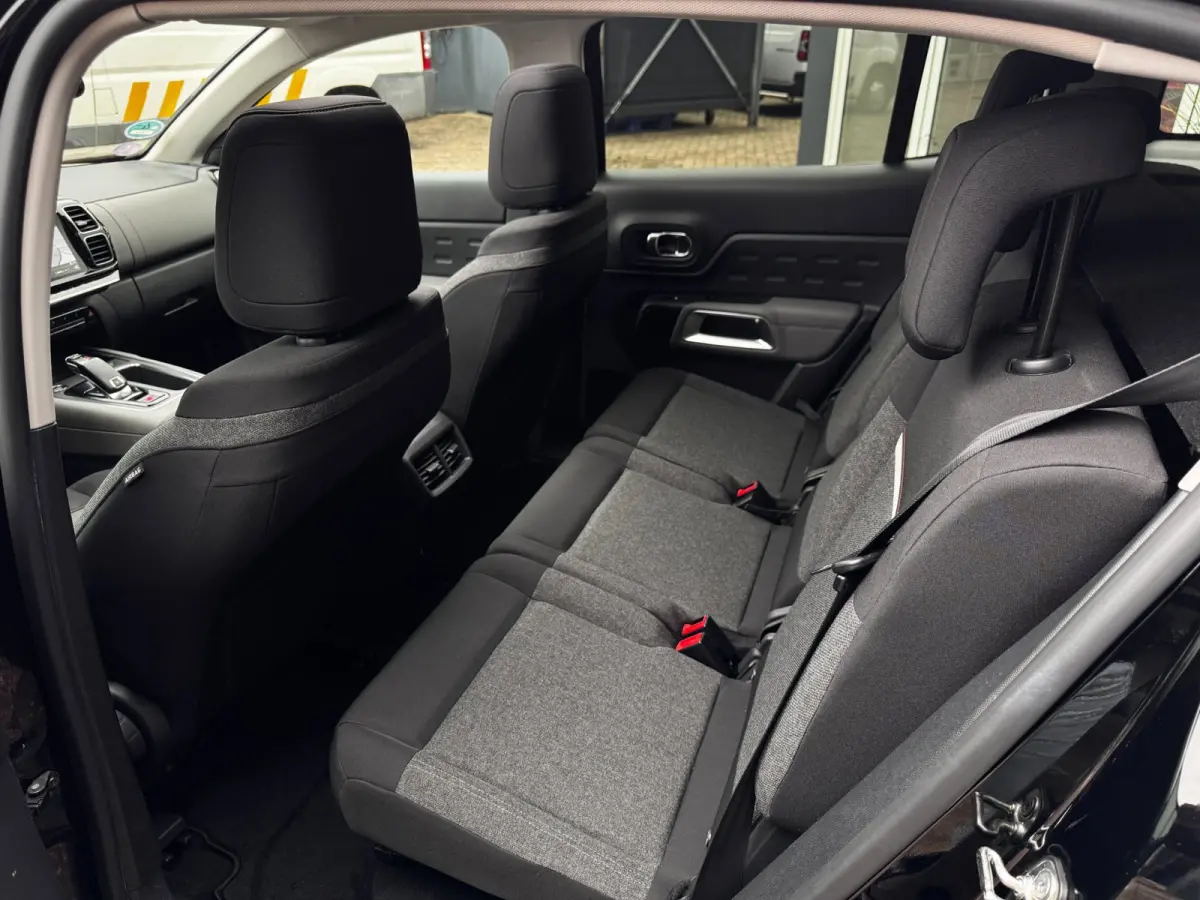 1.6 PureTech Feel | Trekhaak | Panoramadak | Stoelverwarming | Citroen dealer onderhouden | Camera