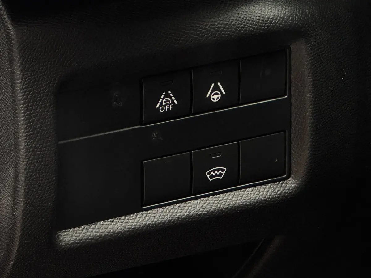 1.6 PureTech Feel | Trekhaak | Panoramadak | Stoelverwarming | Citroen dealer onderhouden | Camera