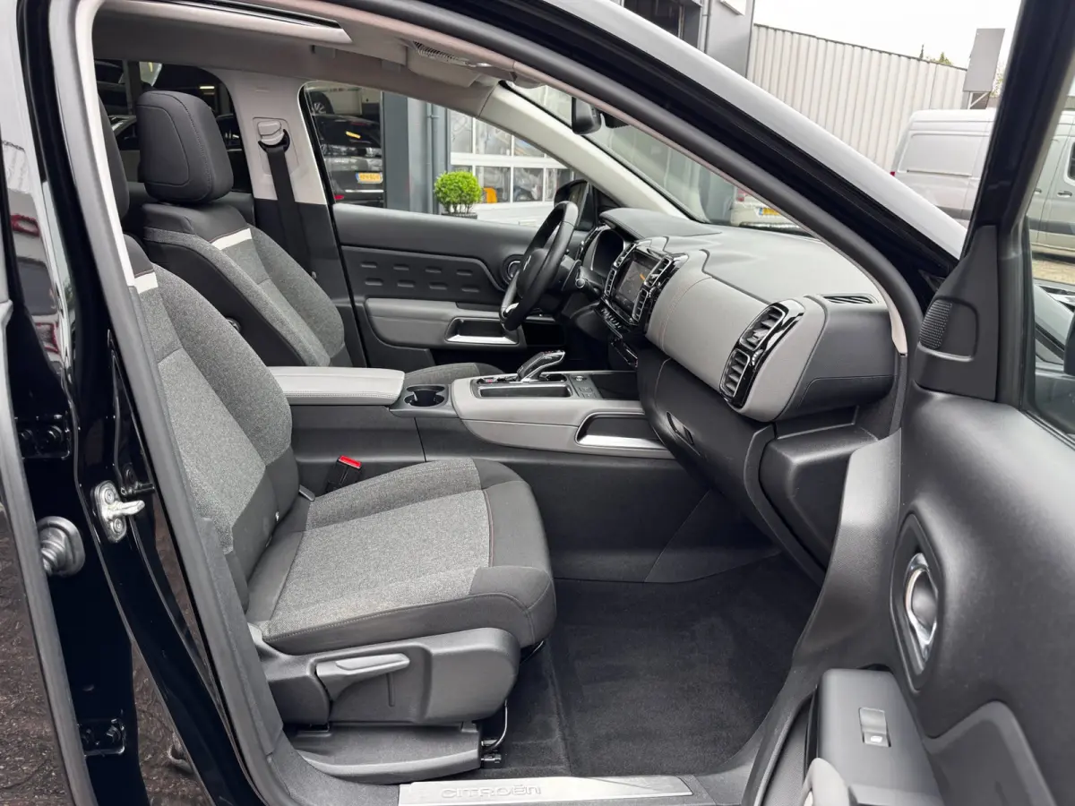 1.6 PureTech Feel | Trekhaak | Panoramadak | Stoelverwarming | Citroen dealer onderhouden | Camera