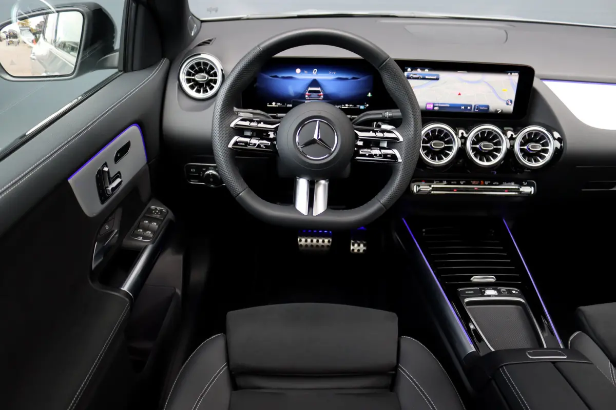 250 e AMG Line | Panoramadak | Burmester | Distronic | Memory | Trekhaak | Camera | Sfeerverlichting | Dodehoekassistent |