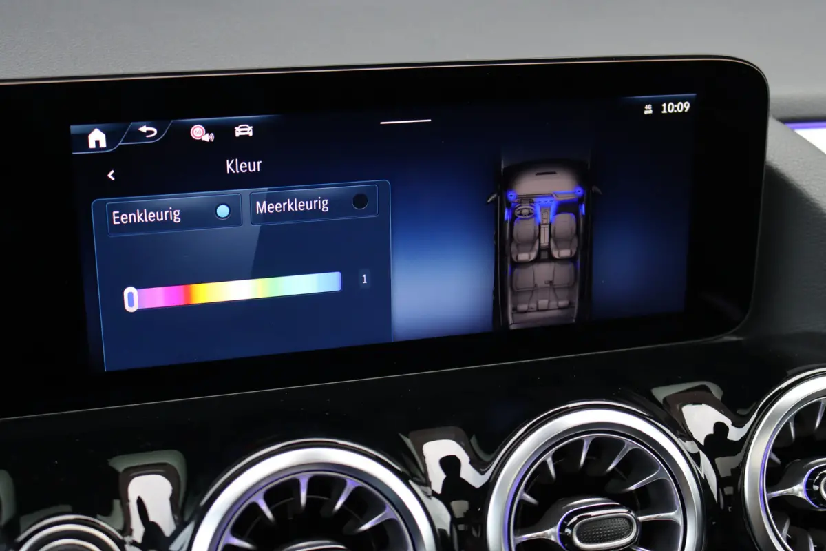 250 e AMG Line | Panoramadak | Burmester | Distronic | Memory | Trekhaak | Camera | Sfeerverlichting | Dodehoekassistent |