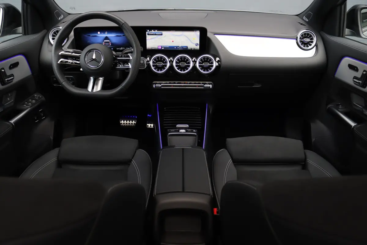 250 e AMG Line | Panoramadak | Burmester | Distronic | Memory | Trekhaak | Camera | Sfeerverlichting | Dodehoekassistent |