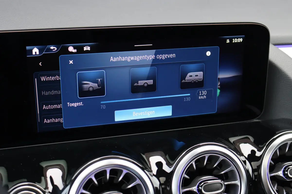 250 e AMG Line | Panoramadak | Burmester | Distronic | Memory | Trekhaak | Camera | Sfeerverlichting | Dodehoekassistent |