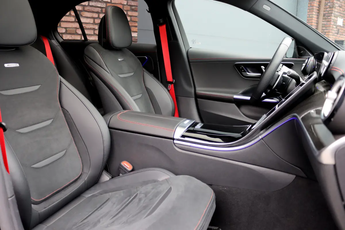 AMG 43 4MATIC | 408pk | Achterasbesturing | Distronic+ | Carbon | Panoramadak | Sportpakket | HUD | Surround Camera | Digital Light | Burmester |  Luchtkwaliteitspakket |