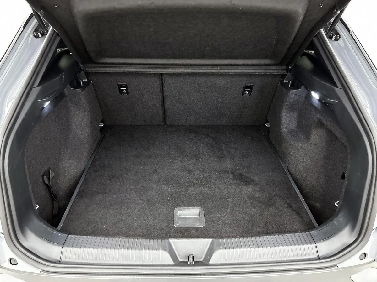 Pure 52 kWh | 170 PK | SoH...% | Appel Carplay / Android Auto | Parkeercamera | Trekhaak |