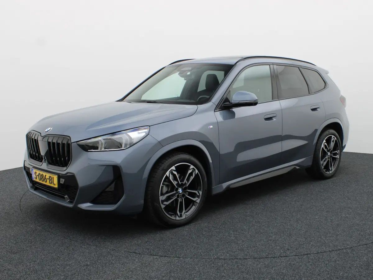 sDrive18i | M-Sport | Pano | Memory | 360 Camera | Head Up | Keyless | Harman/ Kardon | Prijs Rijklaar !!