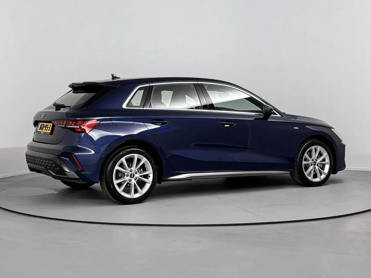 40 TFSI e S edition 204 PK | S-line | Apple Carplay | Android Auto | Adaptieve Cruise Control | Lichtmetalen Velgen | Navigatie | Parkeer Assistent | Parkeersensor | Camera | Stoelverwarming
