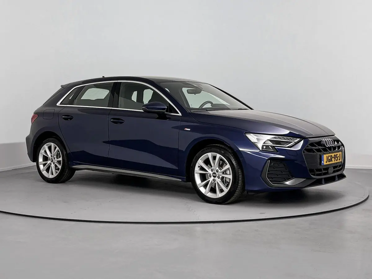 40 TFSI e S edition 204 PK | S-line | Apple Carplay | Android Auto | Adaptieve Cruise Control | Lichtmetalen Velgen | Navigatie | Parkeer Assistent | Parkeersensor | Camera | Stoelverwarming