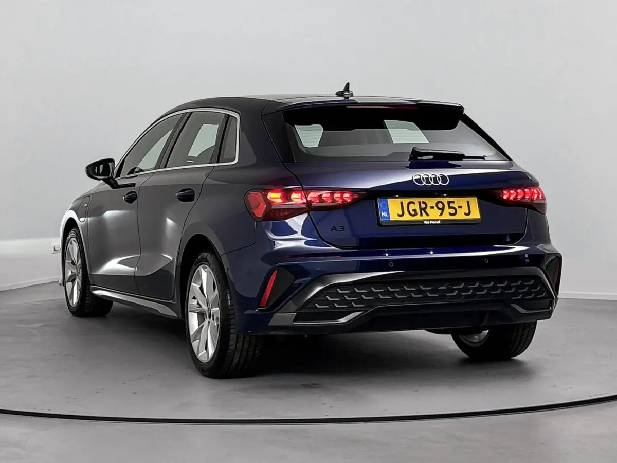 40 TFSI e S edition 204 PK | S-line | Apple Carplay | Android Auto | Adaptieve Cruise Control | Lichtmetalen Velgen | Navigatie | Parkeer Assistent | Parkeersensor | Camera | Stoelverwarming