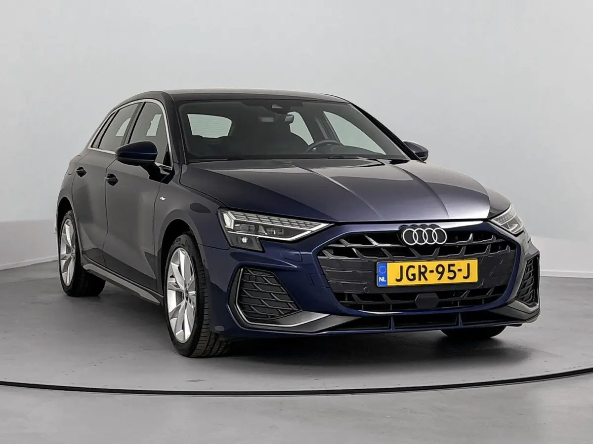 40 TFSI e S edition 204 PK | S-line | Apple Carplay | Android Auto | Adaptieve Cruise Control | Lichtmetalen Velgen | Navigatie | Parkeer Assistent | Parkeersensor | Camera | Stoelverwarming