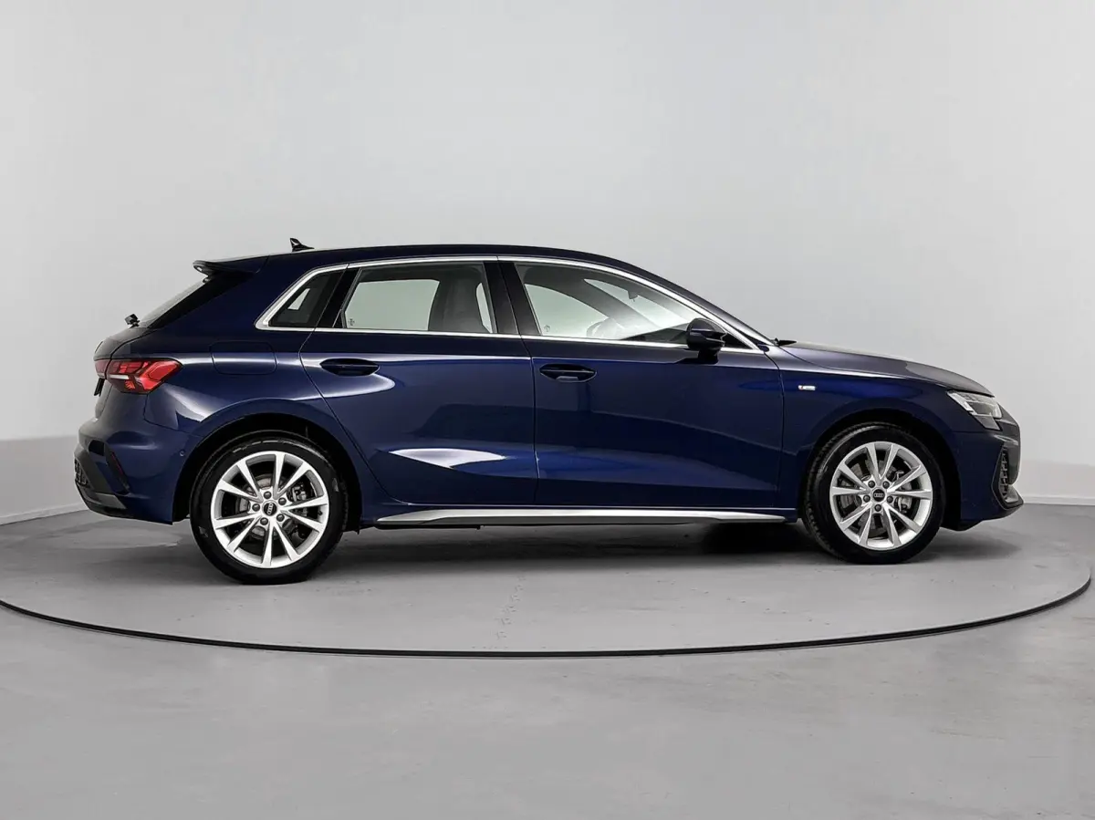 40 TFSI e S edition 204 PK | S-line | Apple Carplay | Android Auto | Adaptieve Cruise Control | Lichtmetalen Velgen | Navigatie | Parkeer Assistent | Parkeersensor | Camera | Stoelverwarming