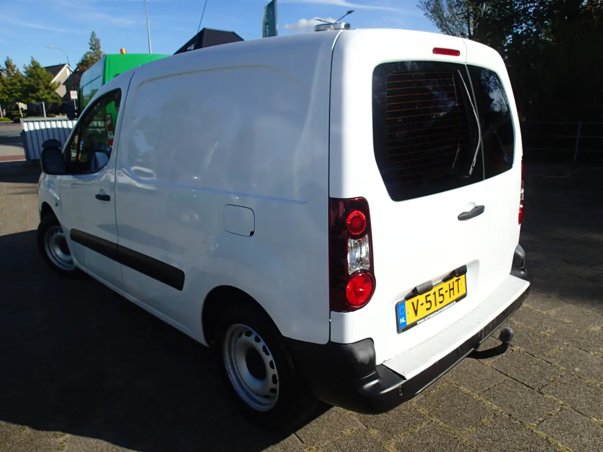 1.6 BlueHDI 100 Club Economy S&S BTW/BPM VRIJ !! VOORZIEN VAN AIRCO +CRUISE!!
