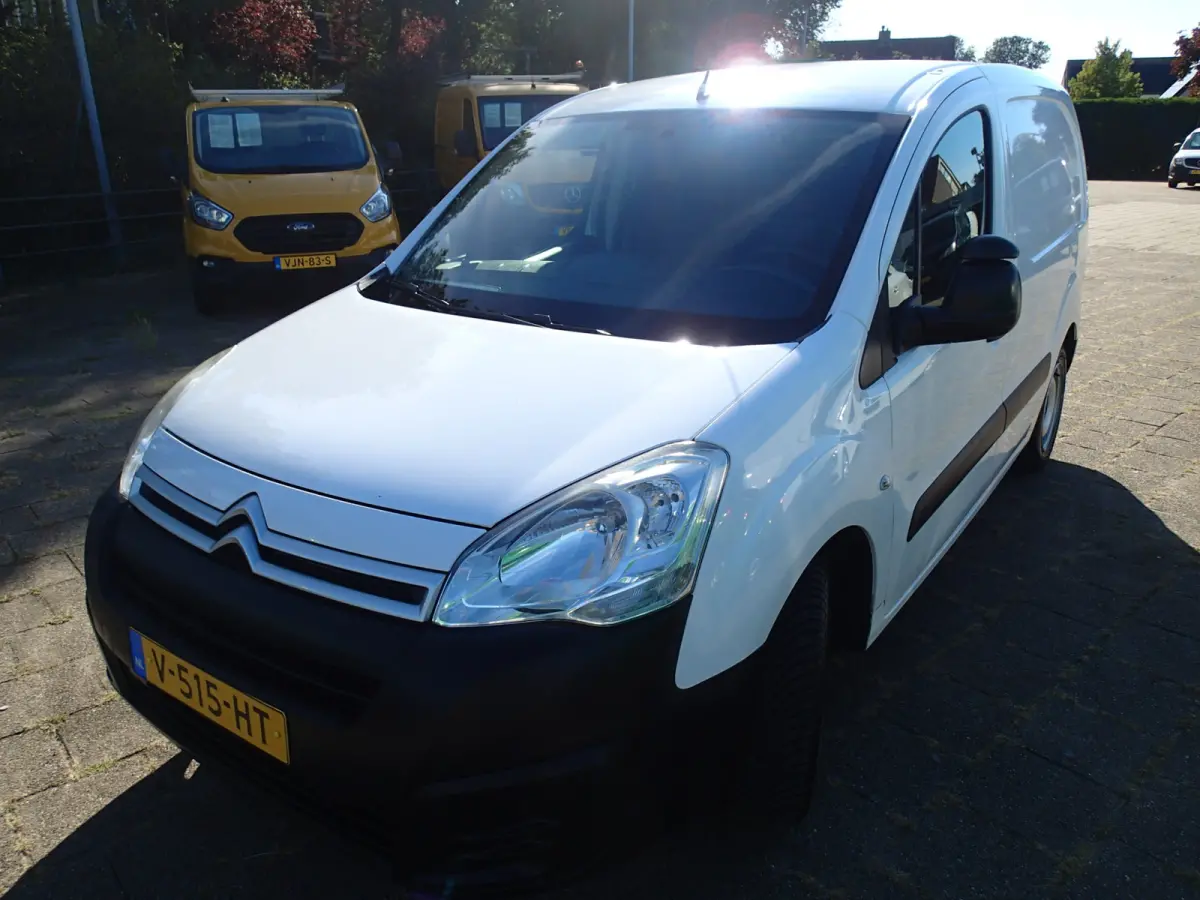 1.6 BlueHDI 100 Club Economy S&S BTW/BPM VRIJ !! VOORZIEN VAN AIRCO +CRUISE!!