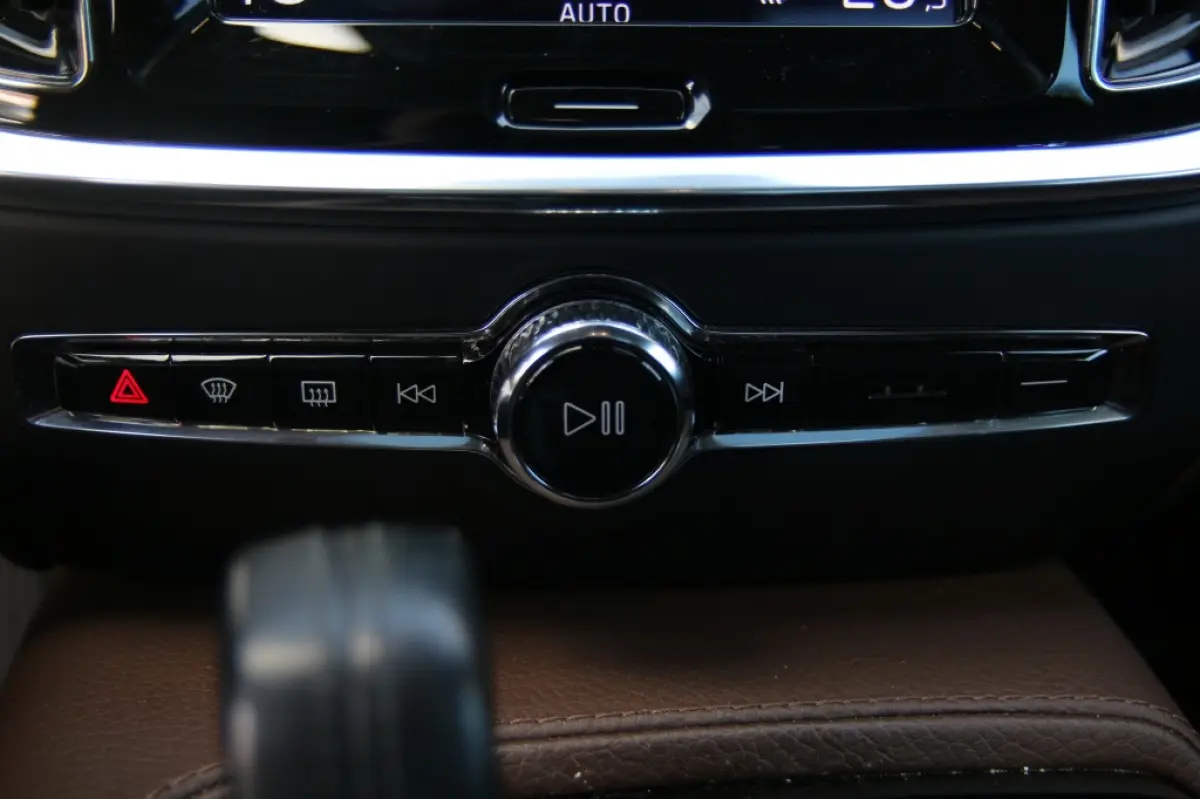 2.0 T6 TE AWD MomPro