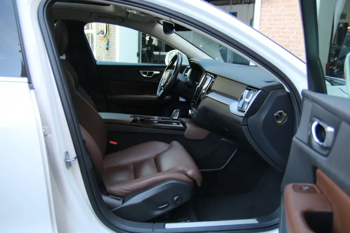 2.0 T6 TE AWD MomPro