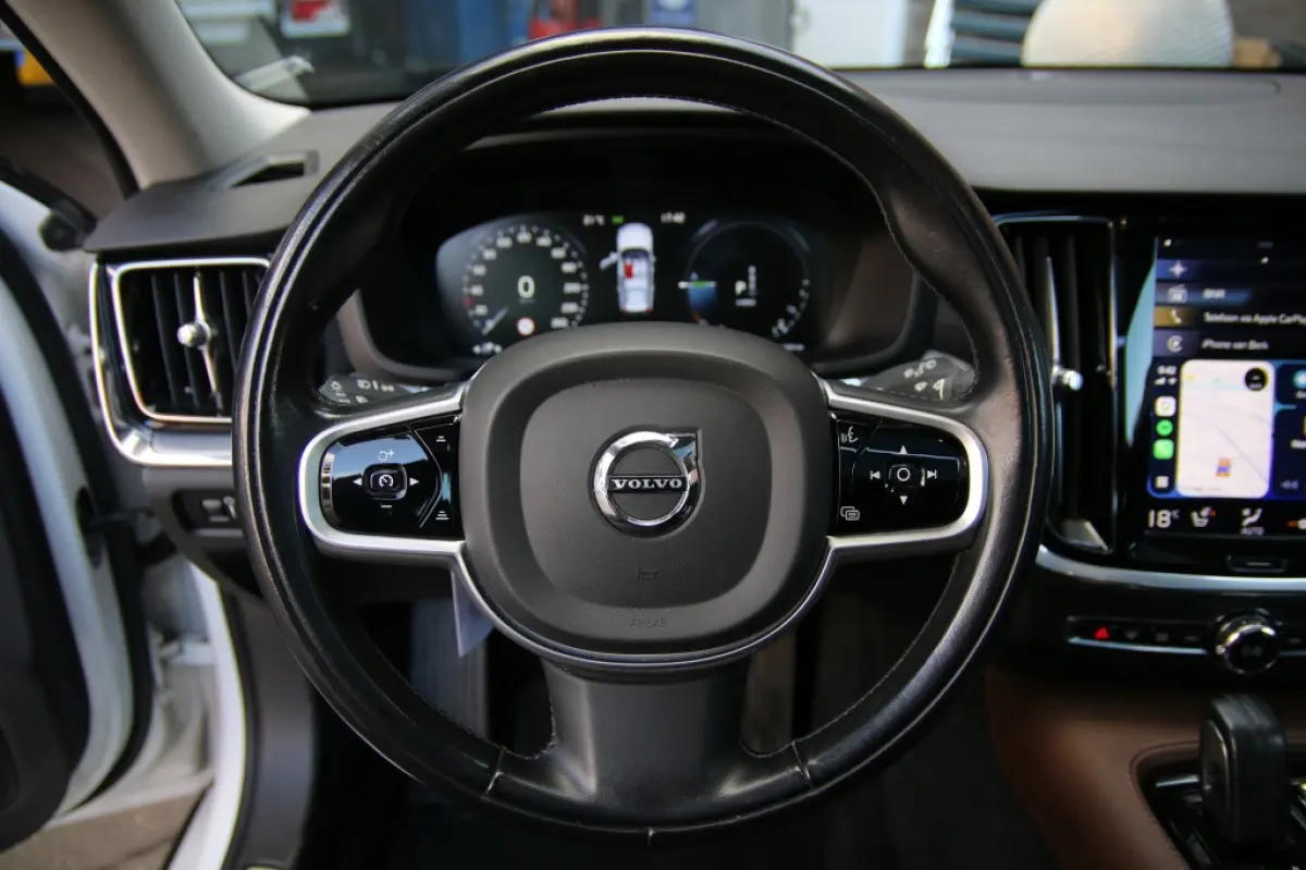 2.0 T6 TE AWD MomPro