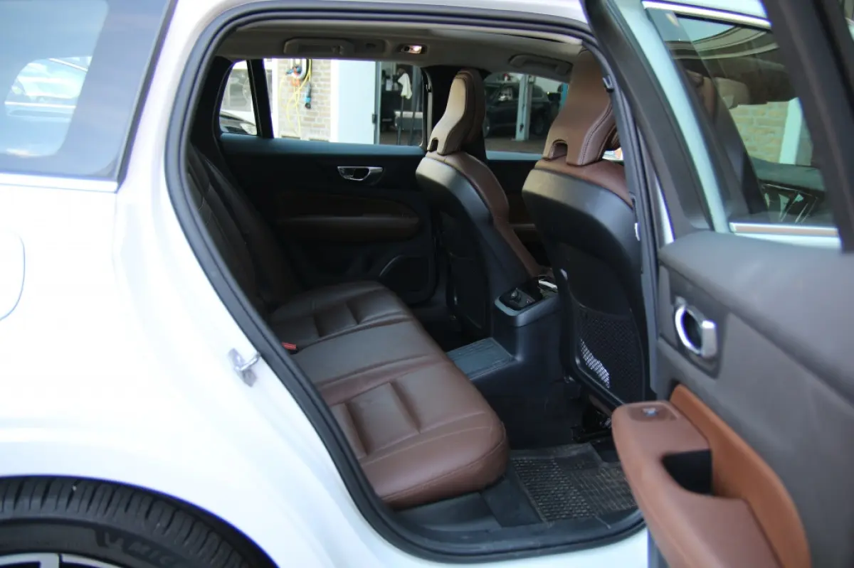 2.0 T6 TE AWD MomPro