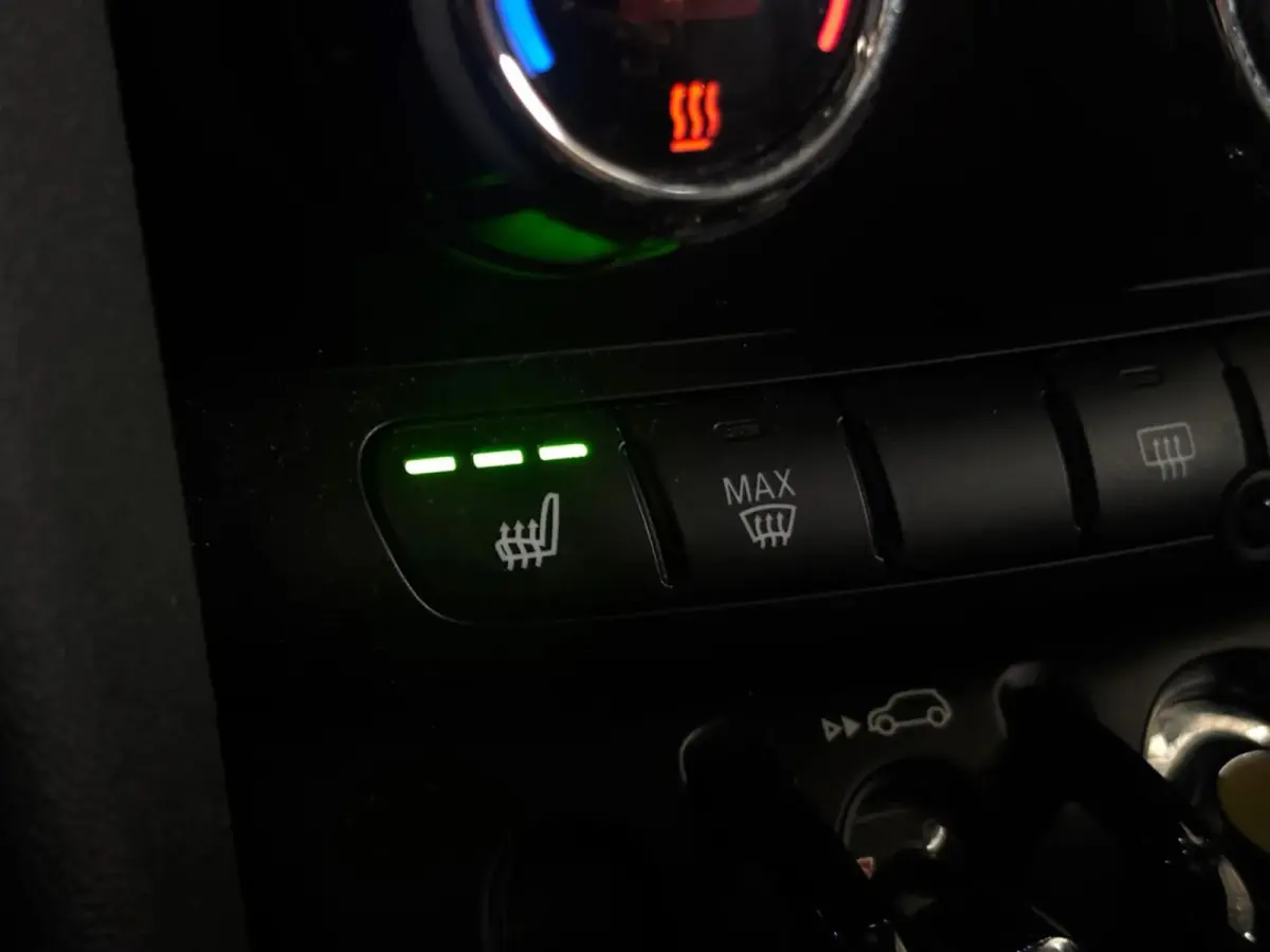 Camden Edition 33 kWh (SoH 95%, NL-auto, 1e Eig, Dealer OndH, Carplay, StoelV, PDC, Navi, ClimateCon, CruiseCo, Etc)