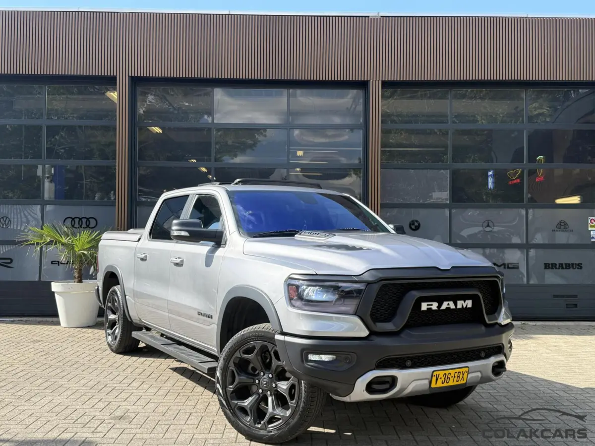 1500 4X4 5.7 V8 Crew Laramie-Pano Rebel-Garantie!