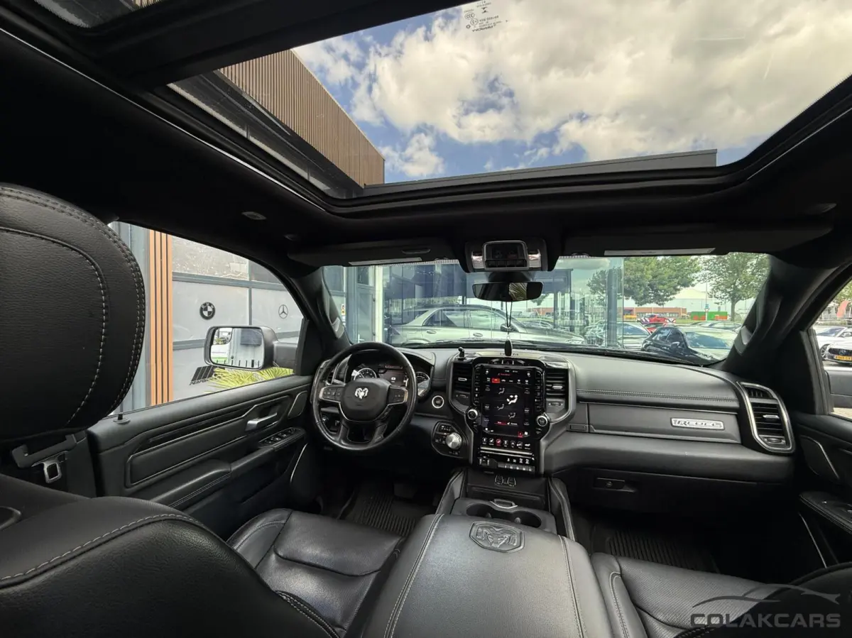 1500 4X4 5.7 V8 Crew Laramie-Pano Rebel-Garantie!