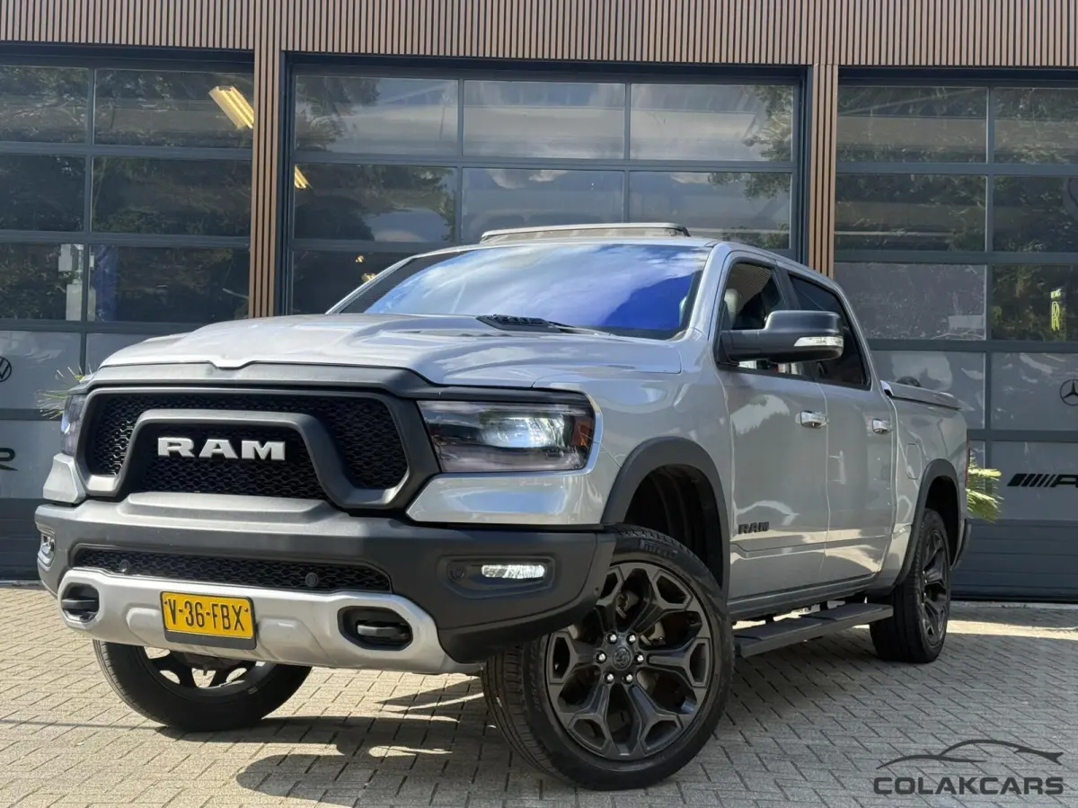 1500 4X4 5.7 V8 Crew Laramie-Pano Rebel-Garantie!