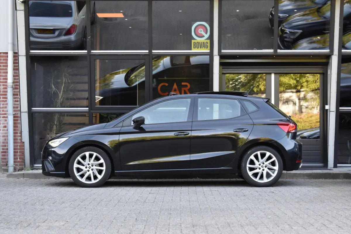 1.0 EcoTSI FR Business Intense Pano Camera Lane LED