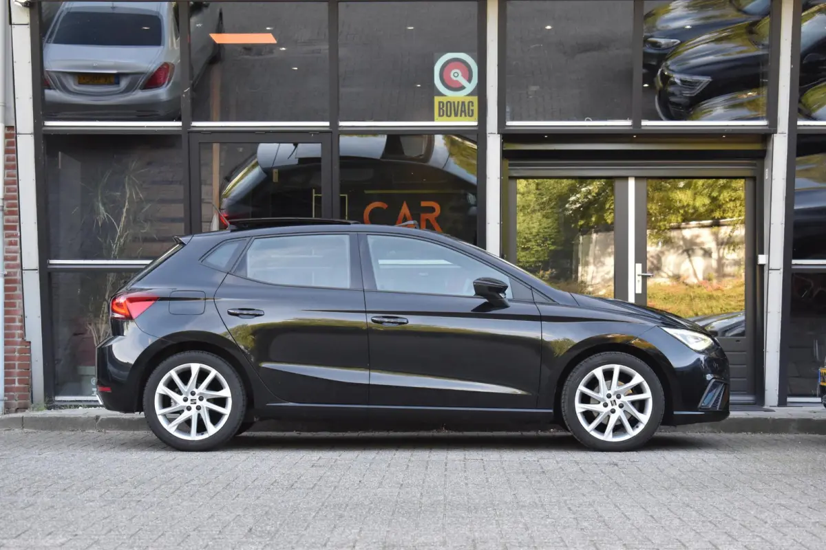 1.0 EcoTSI FR Business Intense Pano Camera Lane LED