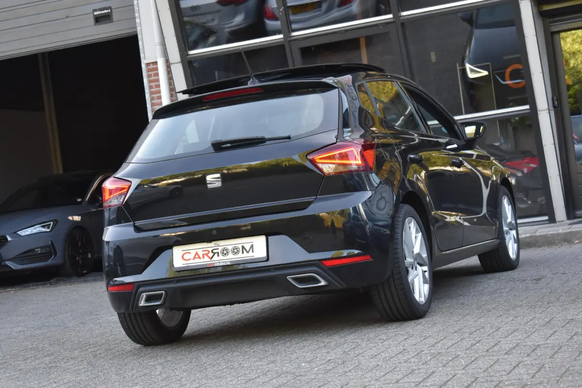1.0 EcoTSI FR Business Intense Pano Camera Lane LED