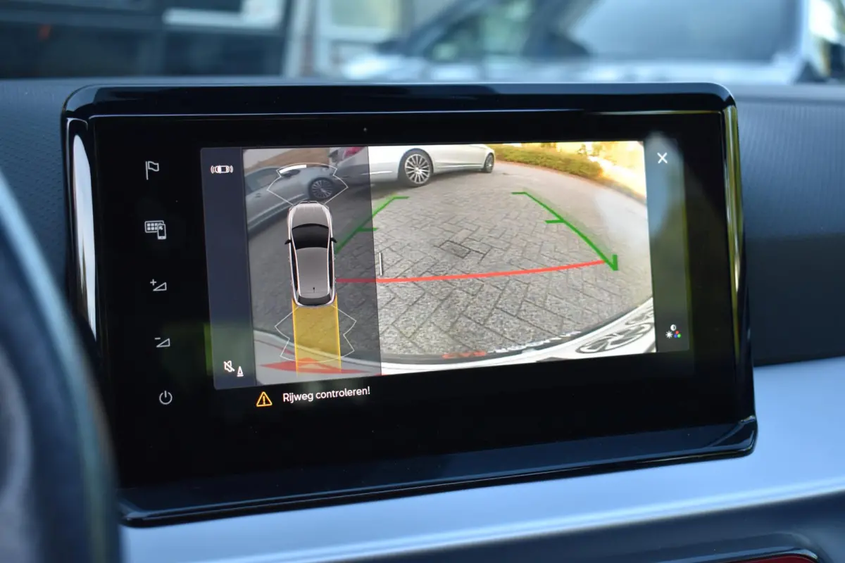 1.0 EcoTSI FR Business Intense Pano Camera Lane LED