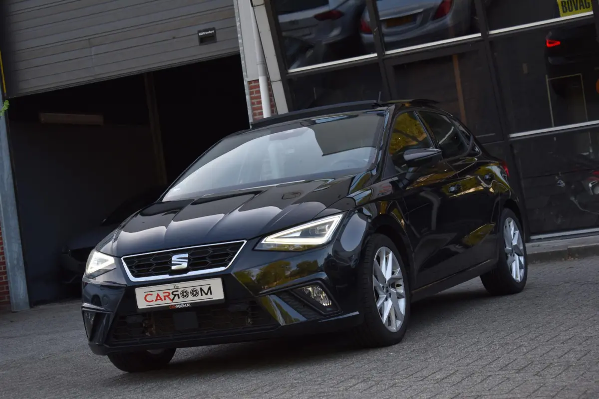 1.0 EcoTSI FR Business Intense Pano Camera Lane LED